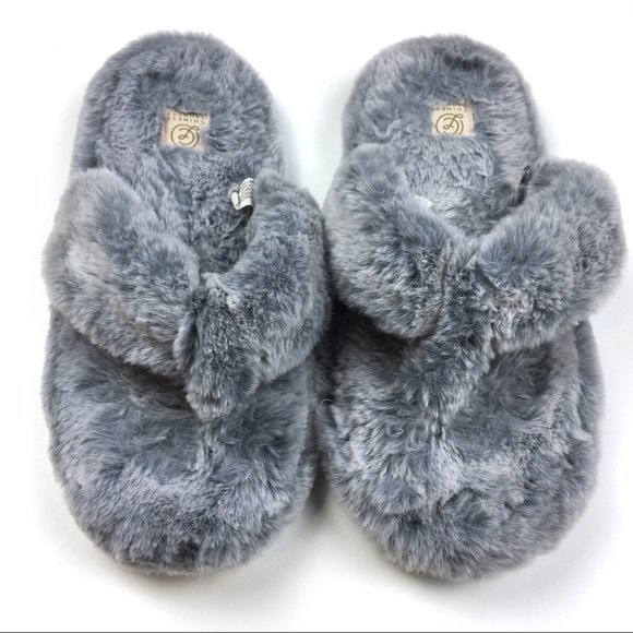 Chinese Laundry Gray Furry Bedroom Slippers